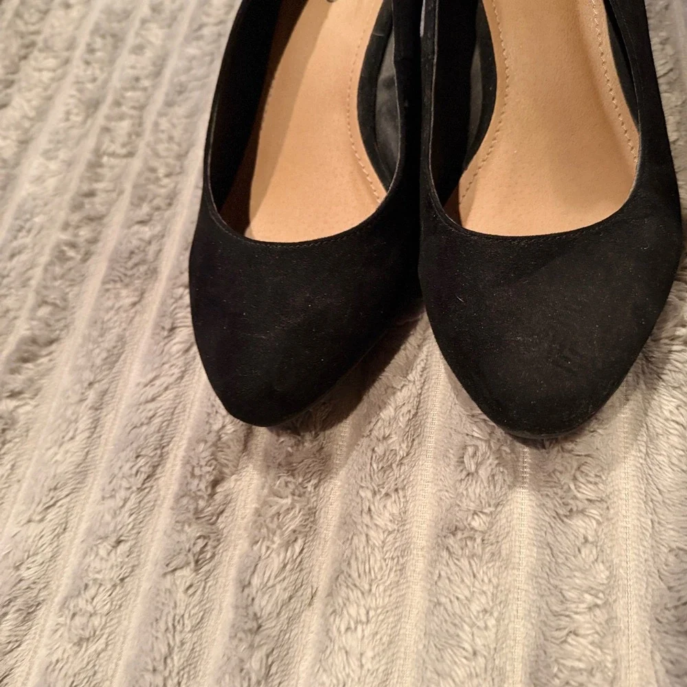 Torrid Womens Black Faux Suede Round Toe Wedge Pumps Shoes Size 7W